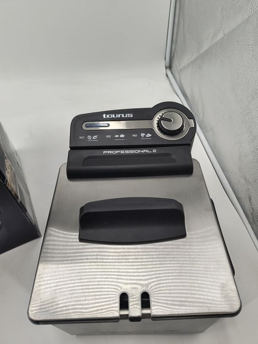 Фритюрник Taurus Professional 2 Plus 1700W, вместимост 2л, инокс

Очак