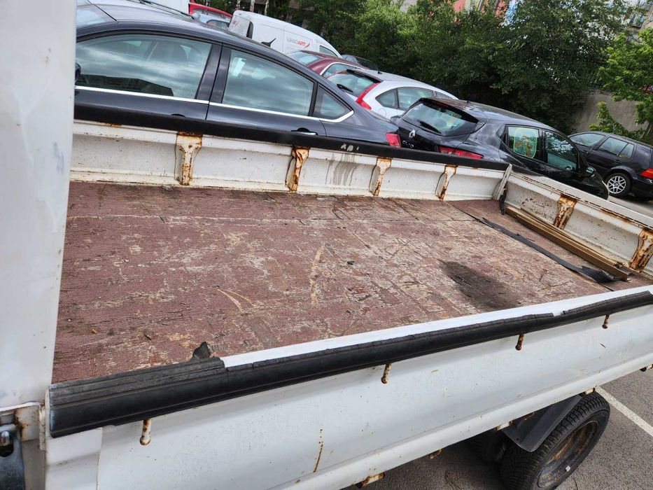 Давам под наем камион Киа К2500 бордово