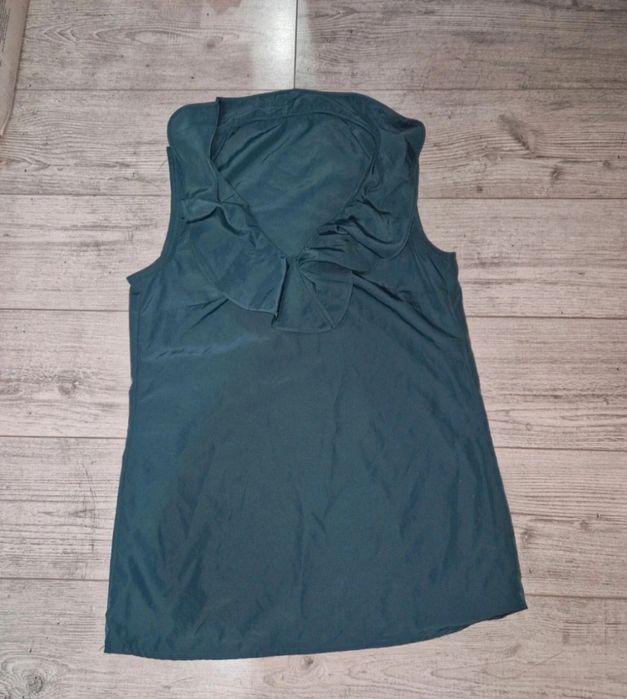 Bluza de damă cu decolteu im V