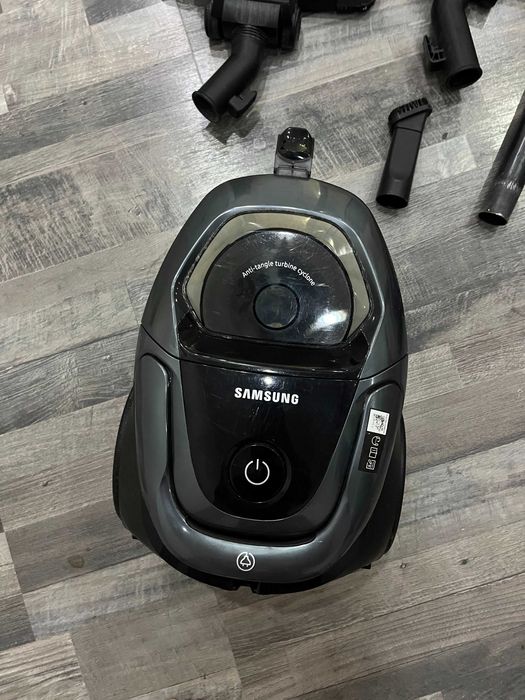 Пылесос Samsung с контейнером