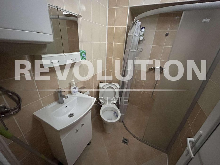 Дава се под наем Тристаен апартамент в Варна, Център - 90 кв.м за 650 € - Снимка #13