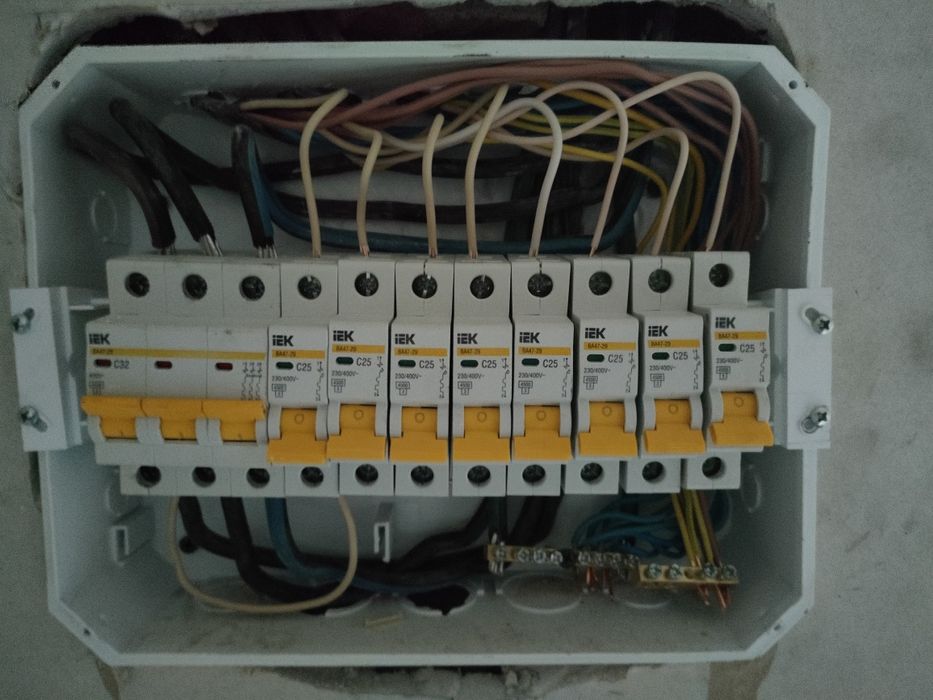 Электрик с опытом