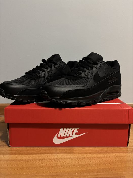Nike Air Max 90.