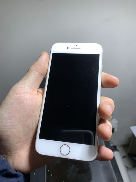 Iphone 8 64 гб работает