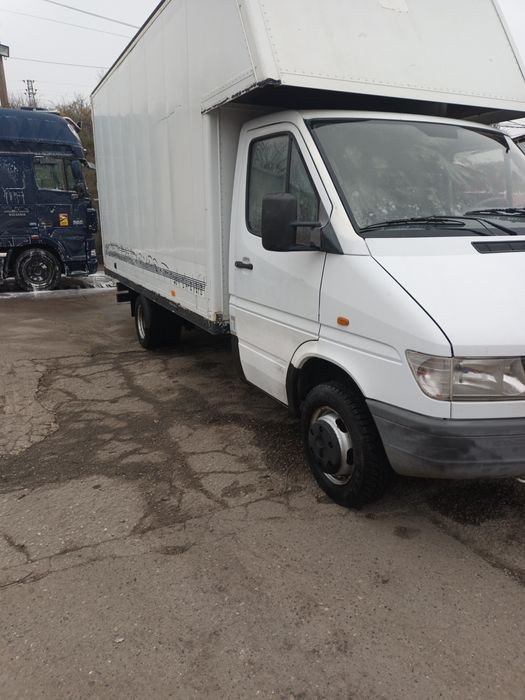 Продавам Спринтер 412д