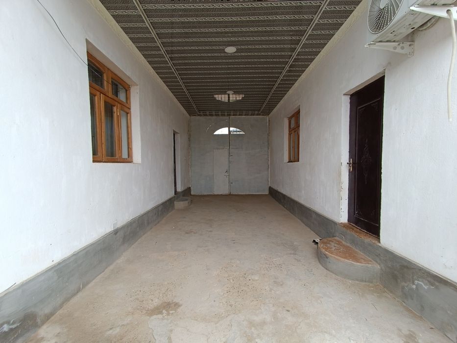 Ховли сотилади 5 хонали 3.3 сутук