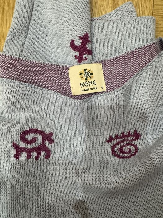 Джемпер с перьям