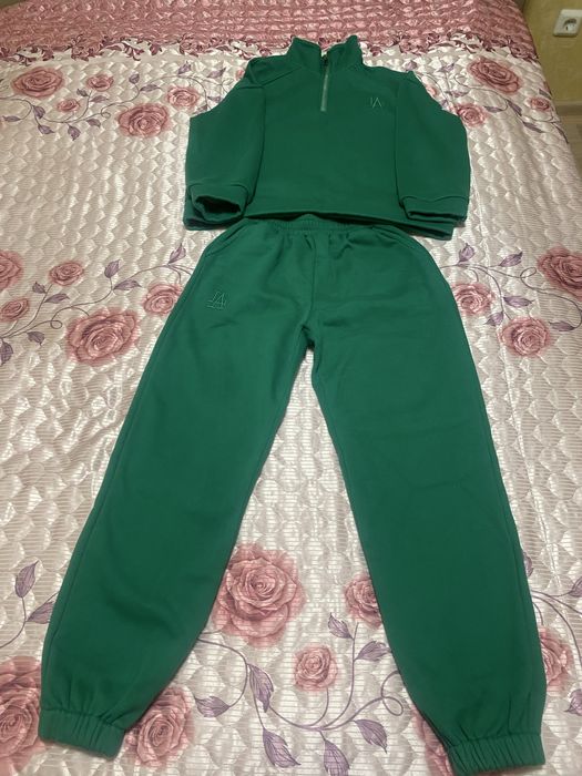 Продам спортивный костюм размер 48/50