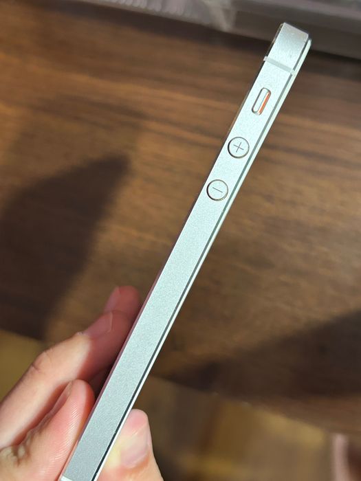 iPhone 5 като нов може за части