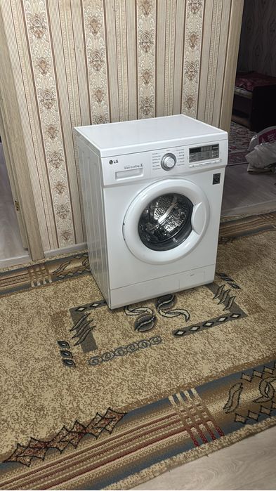 Продам стрилальную машинку lg