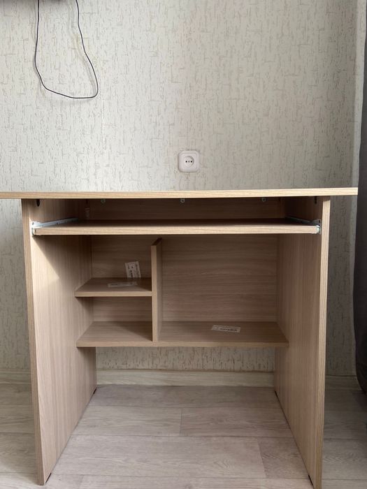 срочно продам компьтерный стол