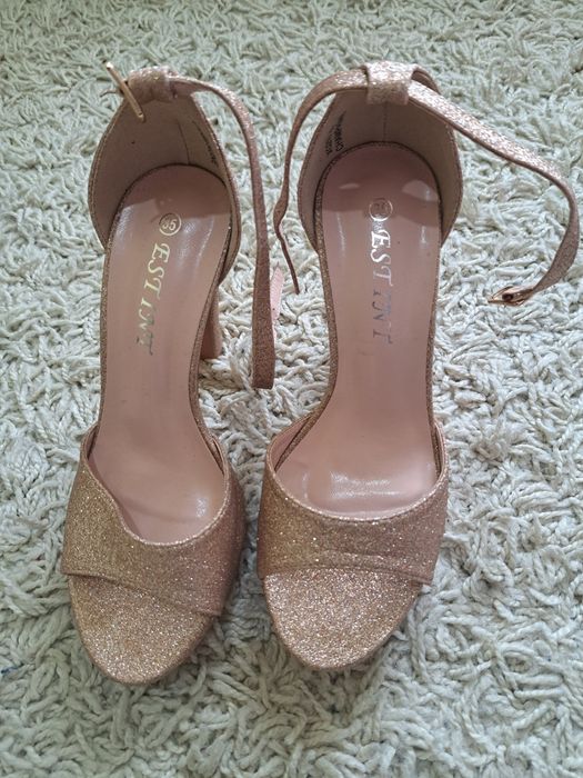 Sandale de ocazie marime 35