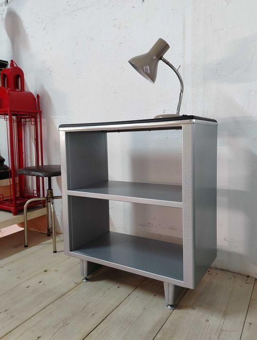 Comoda veche metalica, stil industrial, Italia/ Noptiera