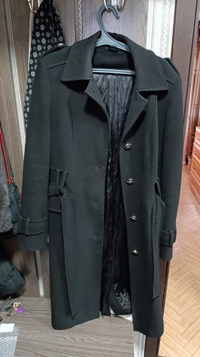 Продаю драповое чёрное, пальто демисезонные б/у