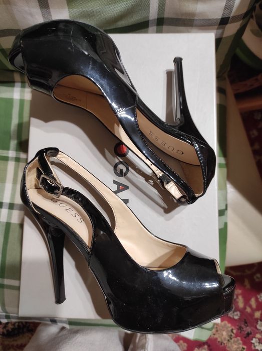 Sandala decupata,Guess