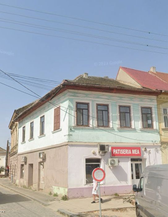 Vand parter cladire format din 4 spatii comerciale