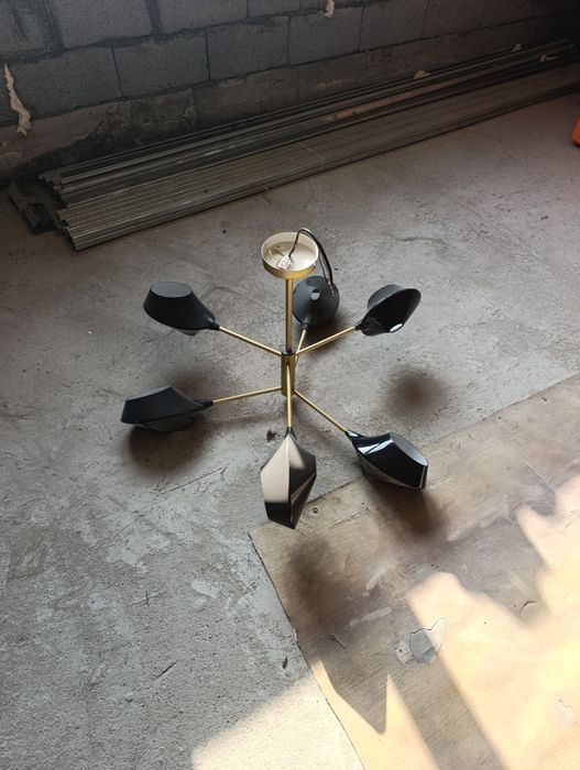 Люстры продам недорого