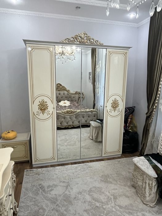 Продам спальный гарнитур б/у  235000  Алматы