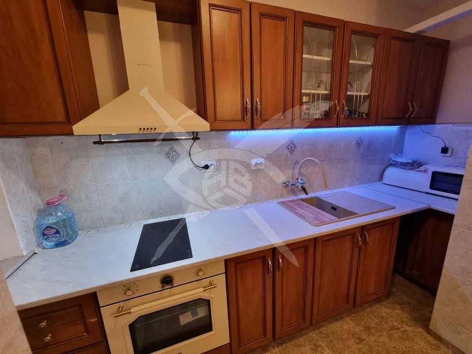 Дава се под наем Тристаен апартамент в София, Слатина - 122 кв.м за 800 € - Снимка #2