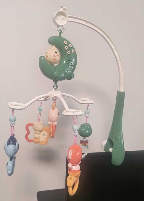 carusel muzical bebelusi cu telecomanda