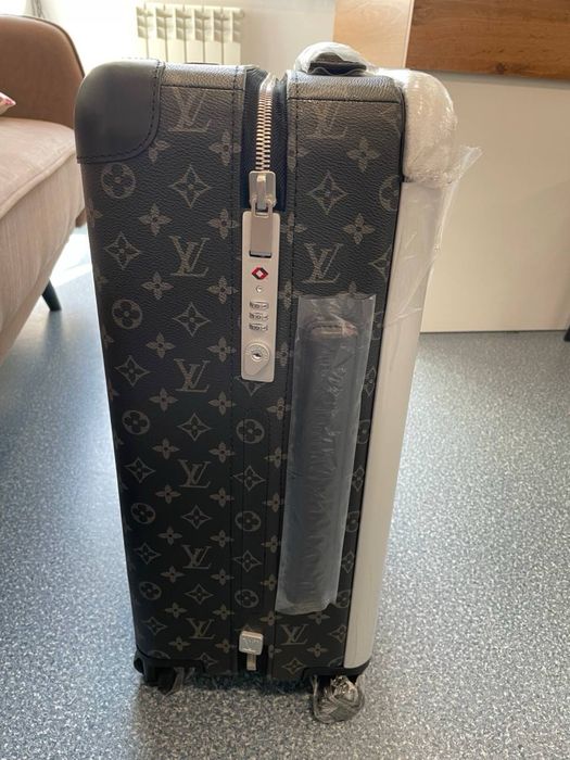 Чемодан Horizon 55 LV