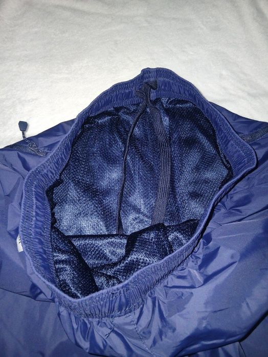 Лёгкие спортивные штаны от бренда Nike