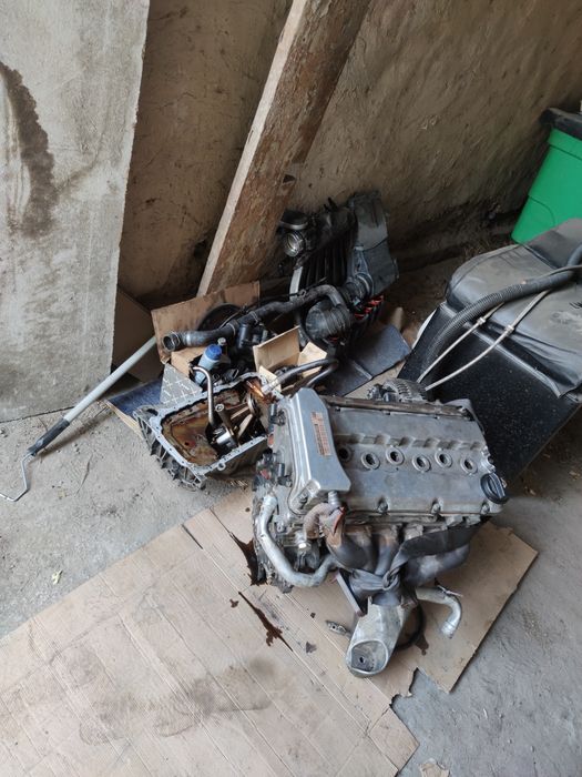 Touareg клапанная крышка,ГУР,форсунки,теплообменник,генератор Туарег