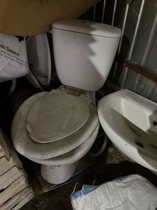 Продам унитаз срочно
