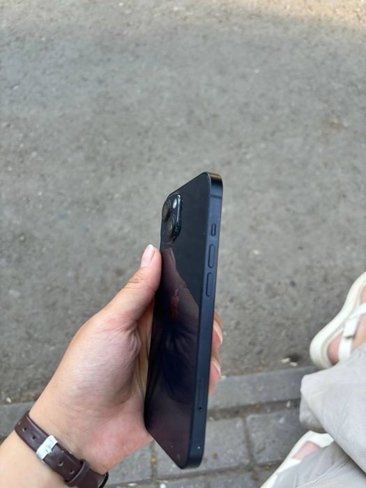 iPhone 13 с хорошим состоянием