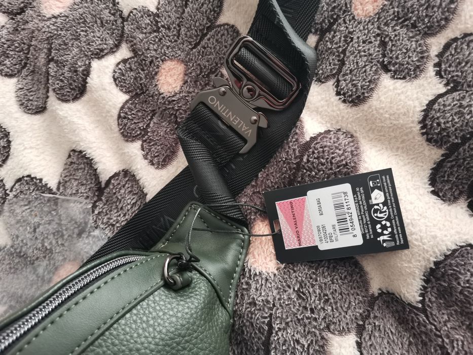 Valentino чанта за кръст