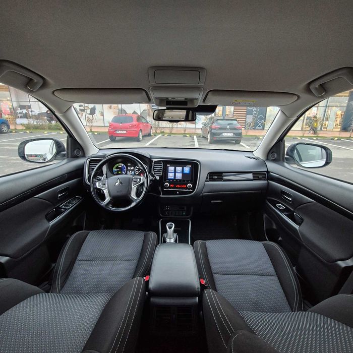 Mitsubishi Outlander 4x4 Electric benzin PHEV 2019