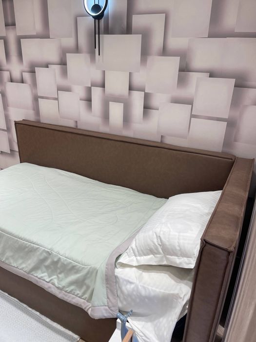 Bolalar uchun yumshoq kravat.