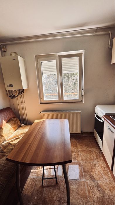 Apartamen o camera de inchiriat