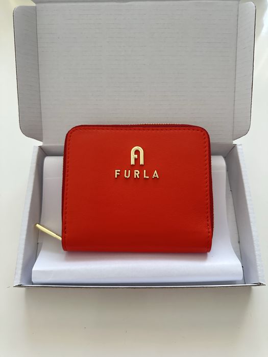 Дамски портмонета FURLA. Различни видове