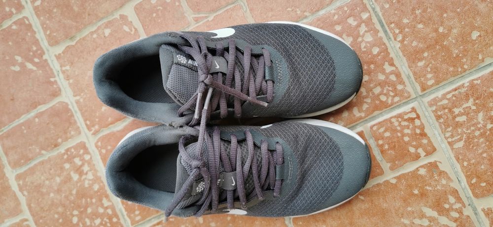 Adidasi nike marimea 36,5