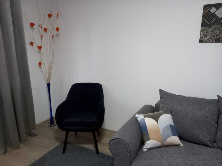 PROPRIETAR, închiriez garsonieră situată pe str.Mioriței, Bacău, mobilată, utilată complet, renovată, cu suprafata utilă de 38m², parter.
