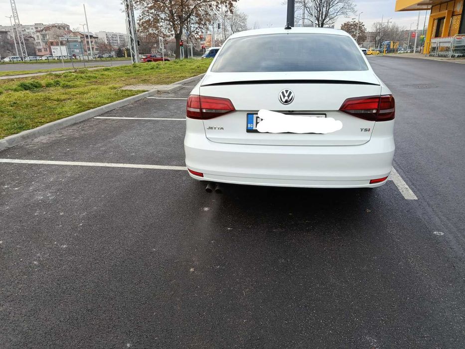 Автомобил Volkswagen Jetta