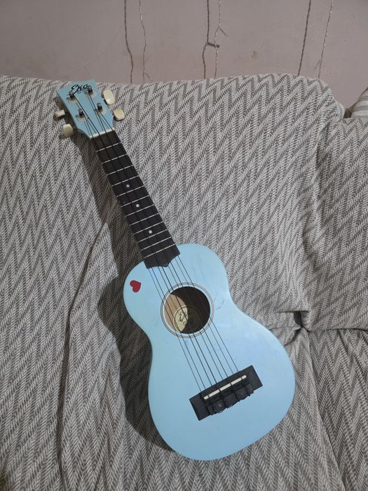 Продам укулеле Eko