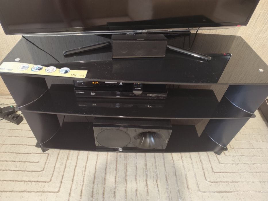 Стол стеклянный, черный