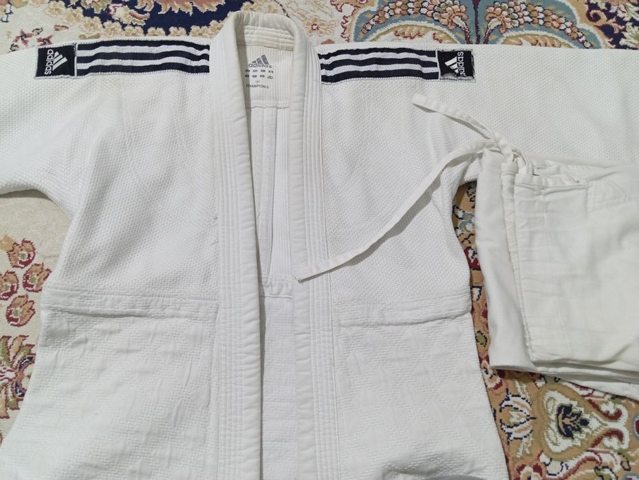 Кимано Adidas-155 размер