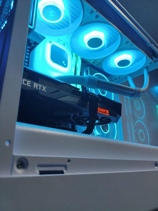 Ryzen 7 7800X3D RTX 3060Ti DDR5