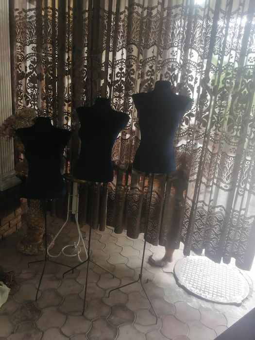 Маникен стойкали