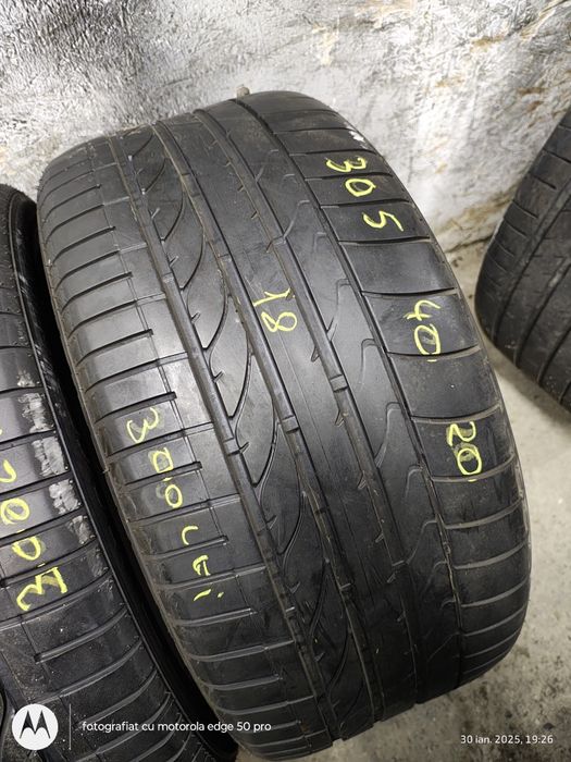 1x 305 40 r20 Bridgestone vară