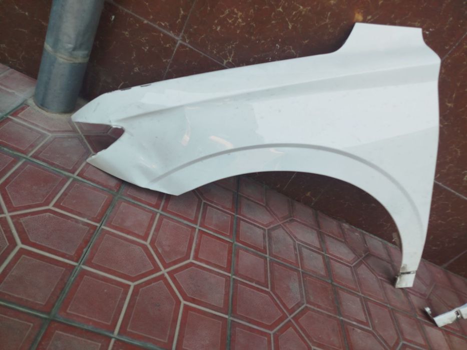 Продаётся фара от BYD E2 и переднее крыля