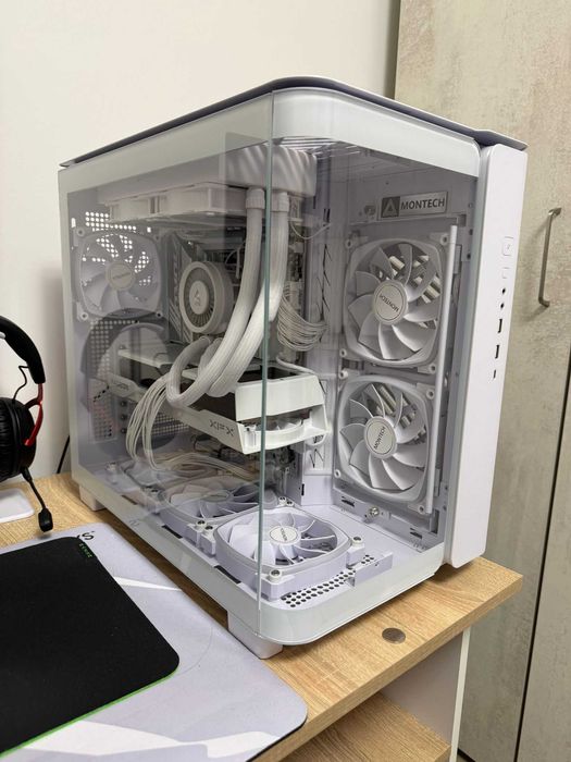 PC Gaming 9070 XT 32GB DDR5 + Monitor OLED 240Hz + Periferice Gaming