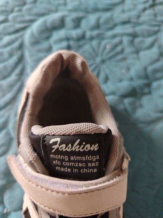 Продам кроссовки