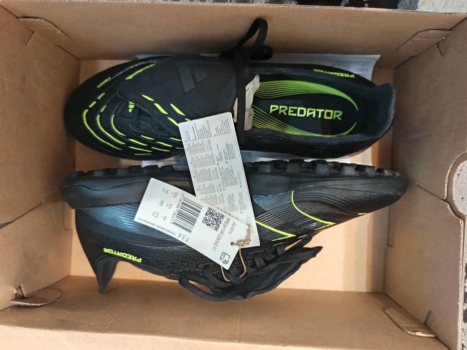 Ghete de fotbal pentru sintetic Adidas Predator