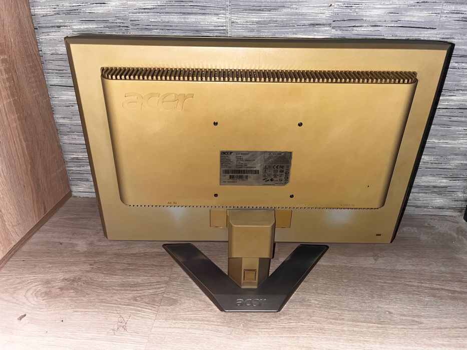 монитор Acer 19" (модел V193W)