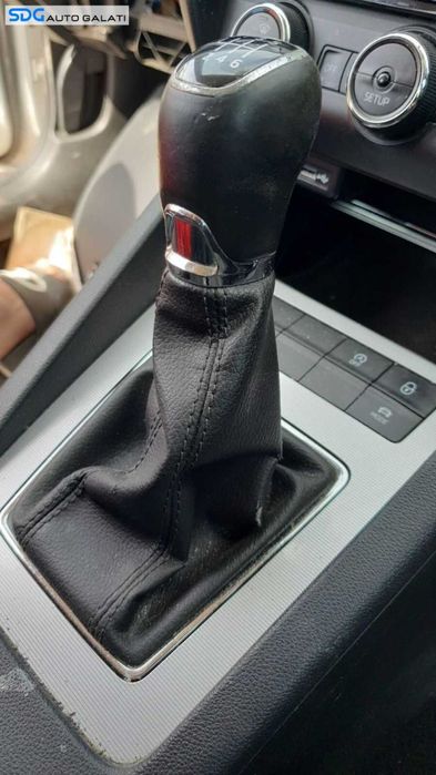 Nuca cu Manson Piele 6 Trepte Manuala Skoda Octavia 3 2013 - 2017 [0298]