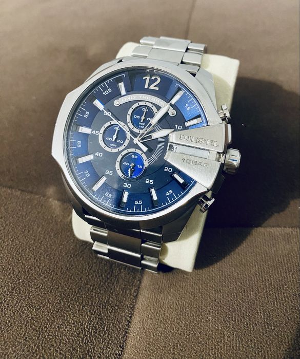 Часовник Diesel mega chief dz4417